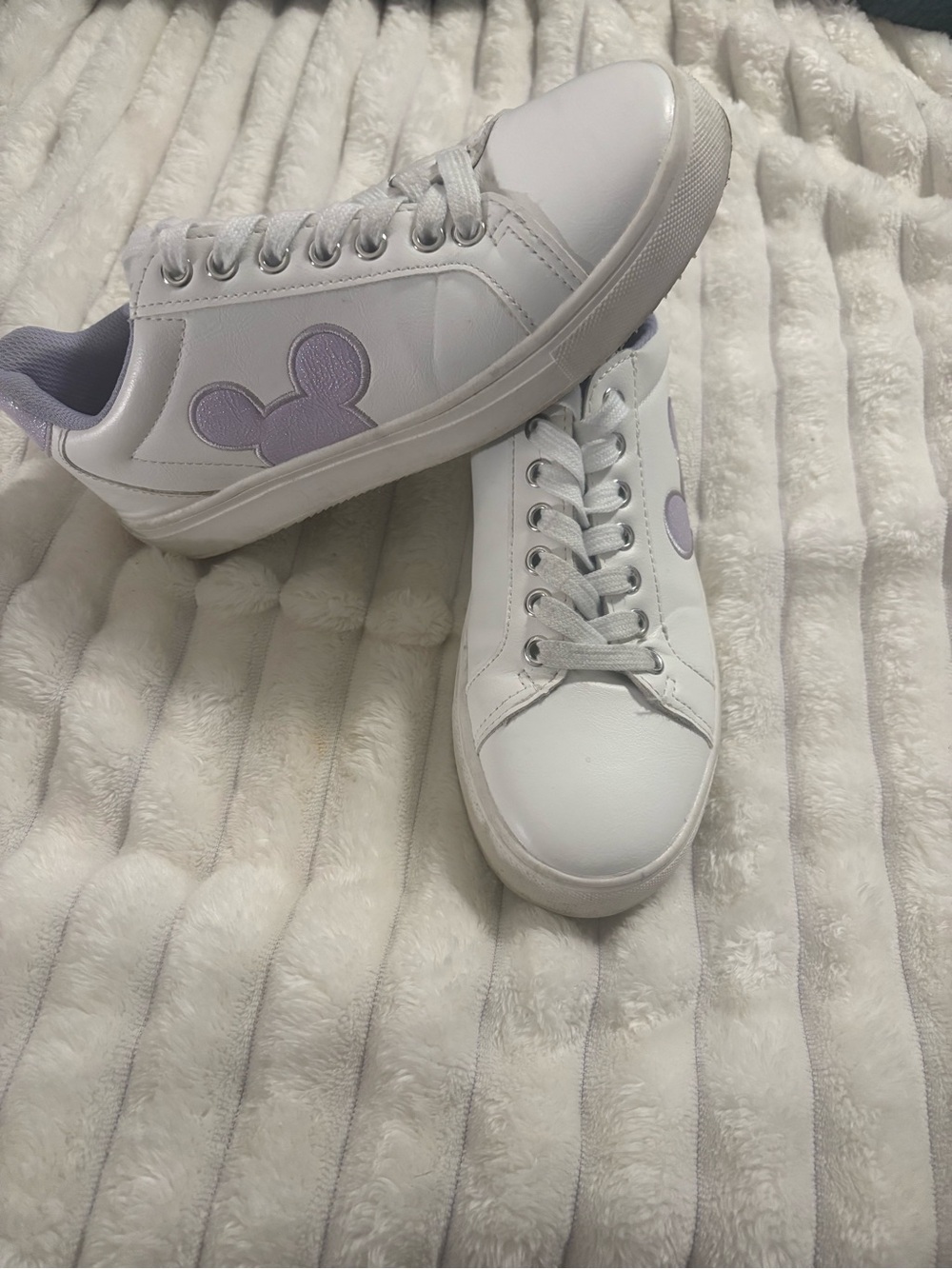 Disney Mickey Mouse White Lavender Sneakers Women’s Size 7